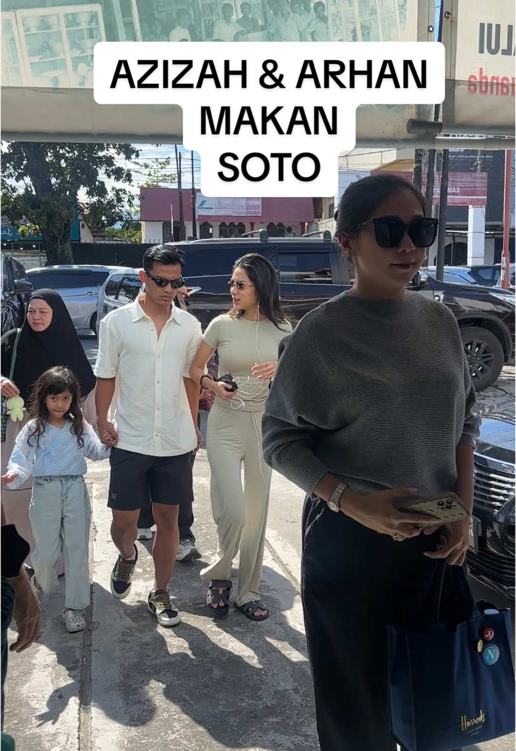 Arhan dan azizah sarapan soto Rajawali #arhan #azizah #