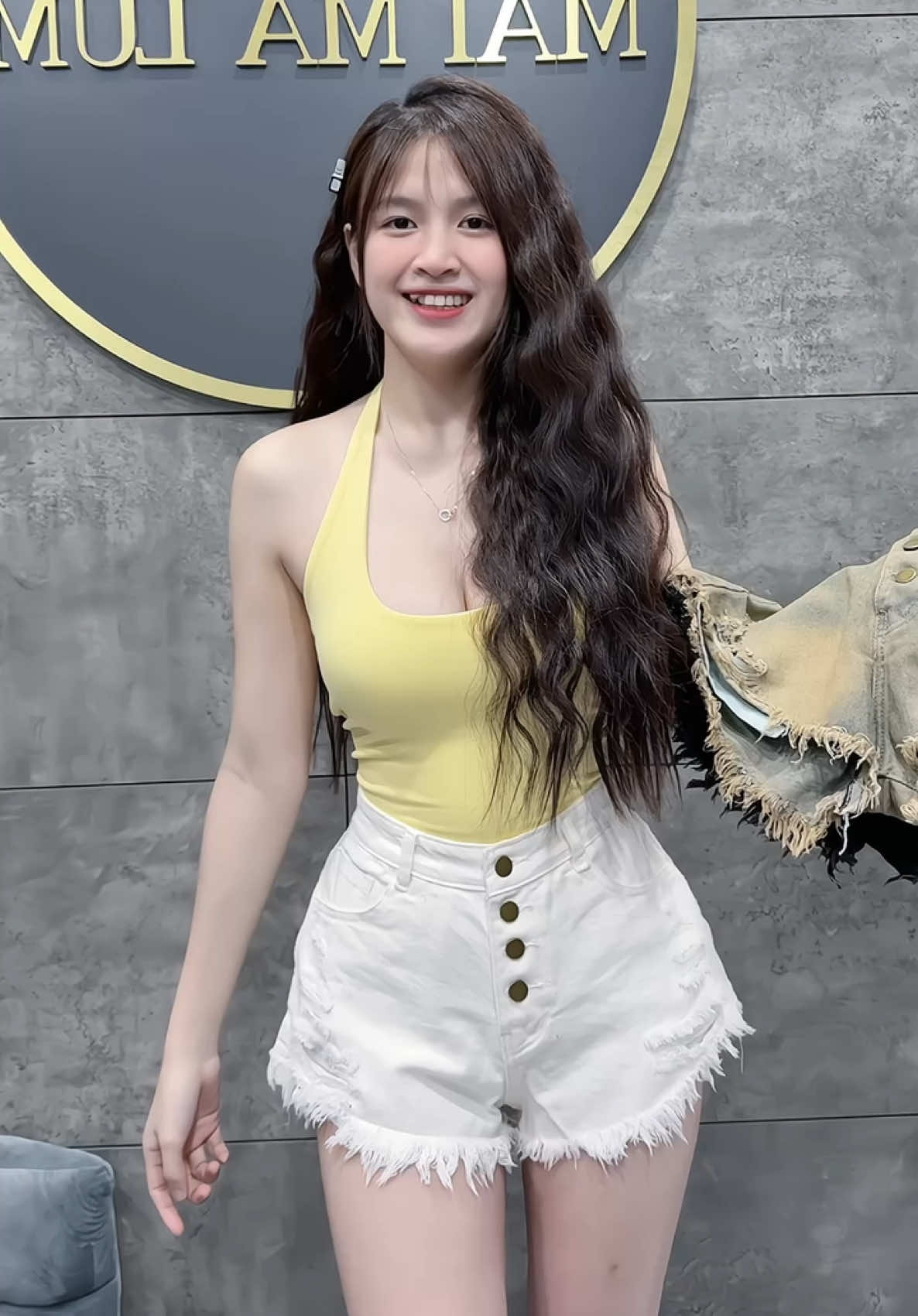 Quần đùi bò