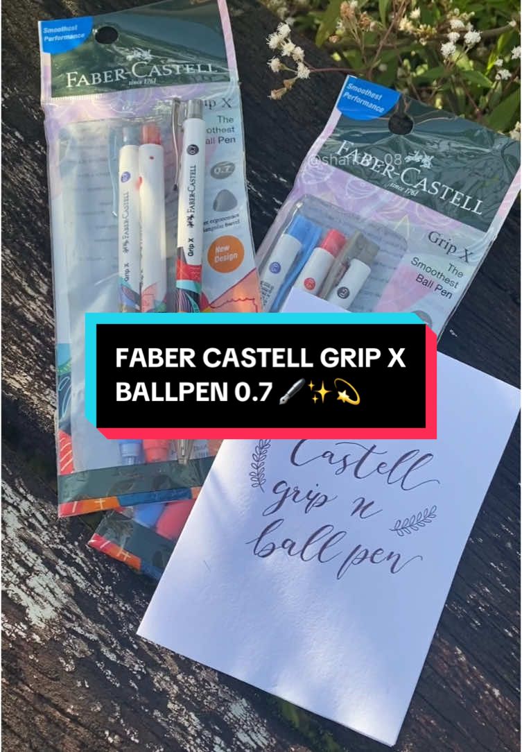 Kepada anda yang tengah cari ballpen yang best boleh la consider try this Faber Castell Grip X Ballpen. Dia ada banyak size, yang saya tunjuk ni lead 0.7, sangat sesuai utk student nak menulis & untuk melukis pun best!!! I approved ✨💫😍🙌🏻 #fabercastell #fabercastellgripx5 
