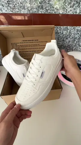 Giày sneaker nam đẹp 2025 #giaynam #giaydanam #giaydanamcaocap #giaysneaker #giaysneakernam #giaynamdep #xuhuong #vairal #trending #fyp 
