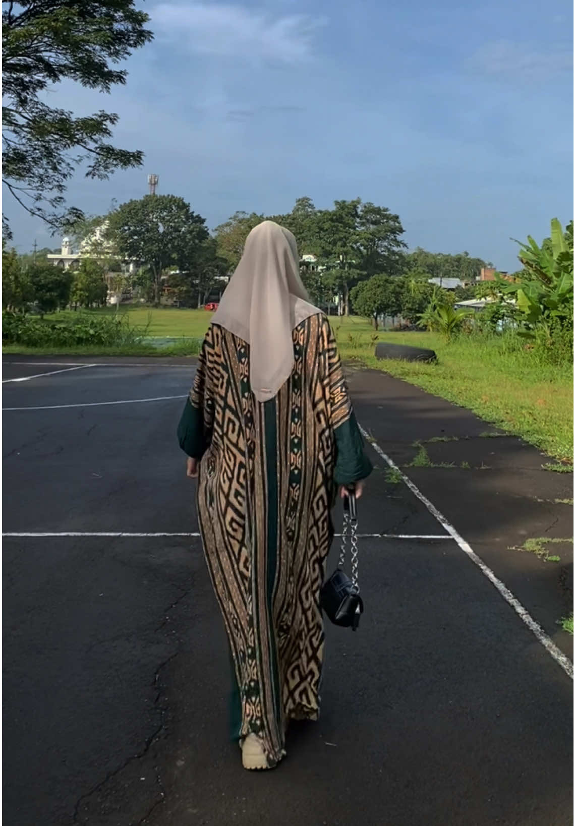 Warna hijau botol bikin cerahan buruan gas 😍🌵 #kaftanviral #kaftanrayon #kaftan #gamistwill 