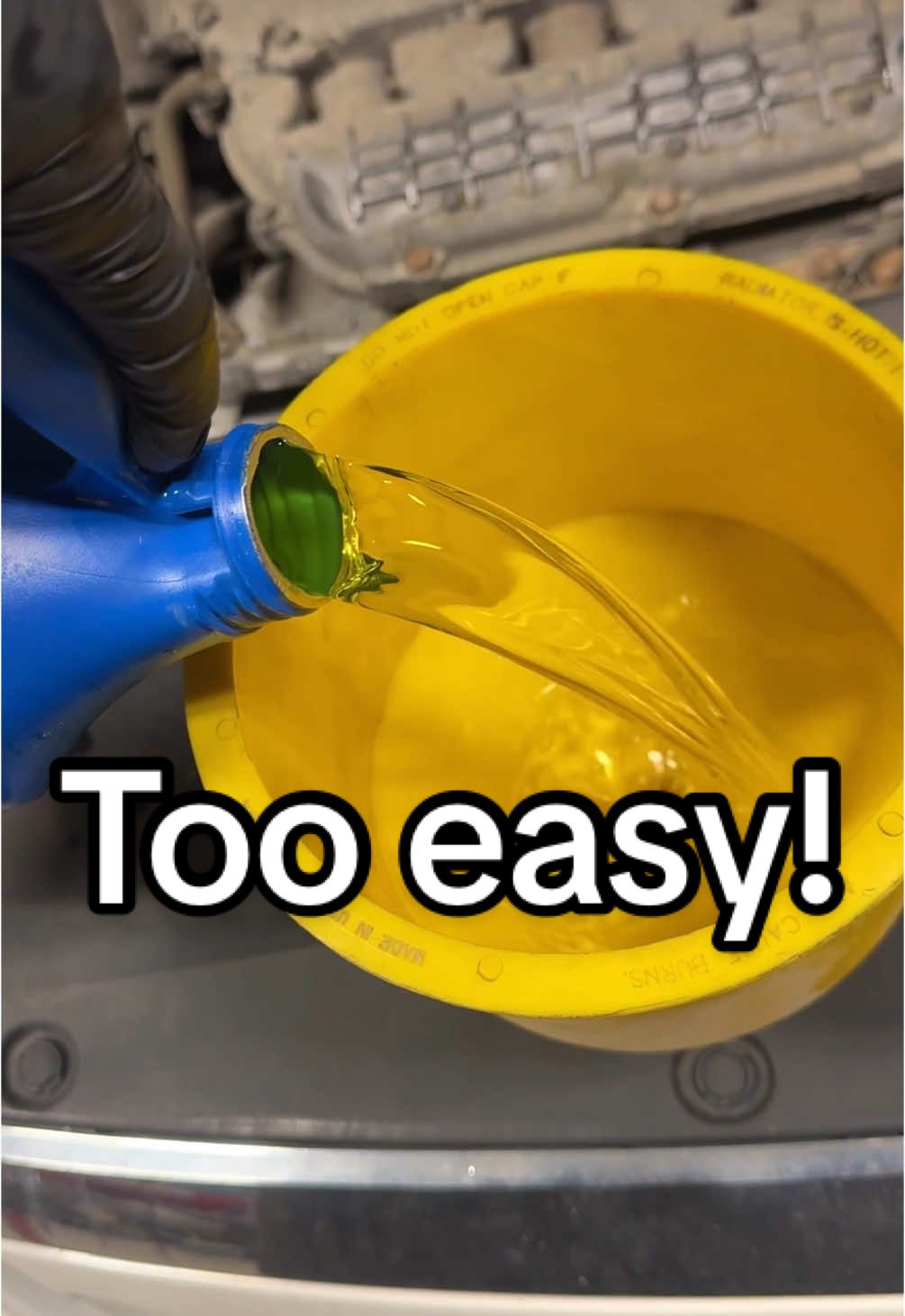 Bleed Your Coolant the RIGHT Way! #mechanic #tiktokautocampaign #carmechanic #mechanic #tools #automotive #autorepair #fyp #hack #mechanicsoftiktok 