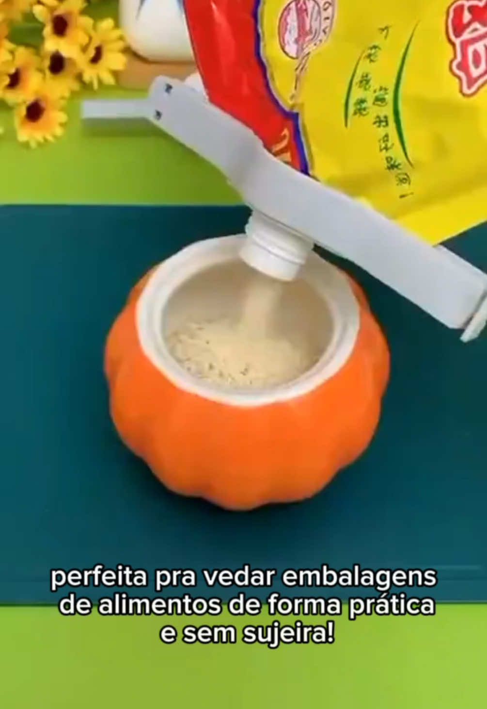 #CapCut  Achadinho útil que você nem sabia que precisava! 🛍️✨ Esse Prendedor com Bocal e Tampa de Rosca é a solução perfeita pra vedar embalagens de alimentos de forma prática e sem sujeira! É só encaixar no pacote, rosquear e pronto: frescor garantido por muito mais tempo! Ideal pra arroz, café, açúcar, snacks, ração e muito mais. Organização e praticidade no seu dia a dia! Digite “EU QUERO” que envio o link no seu direct! Você vai amar essa facilidade! #achadinhosdashopee #organizaçãonacozinha #VedaEmbalagem #shopeebrasil 