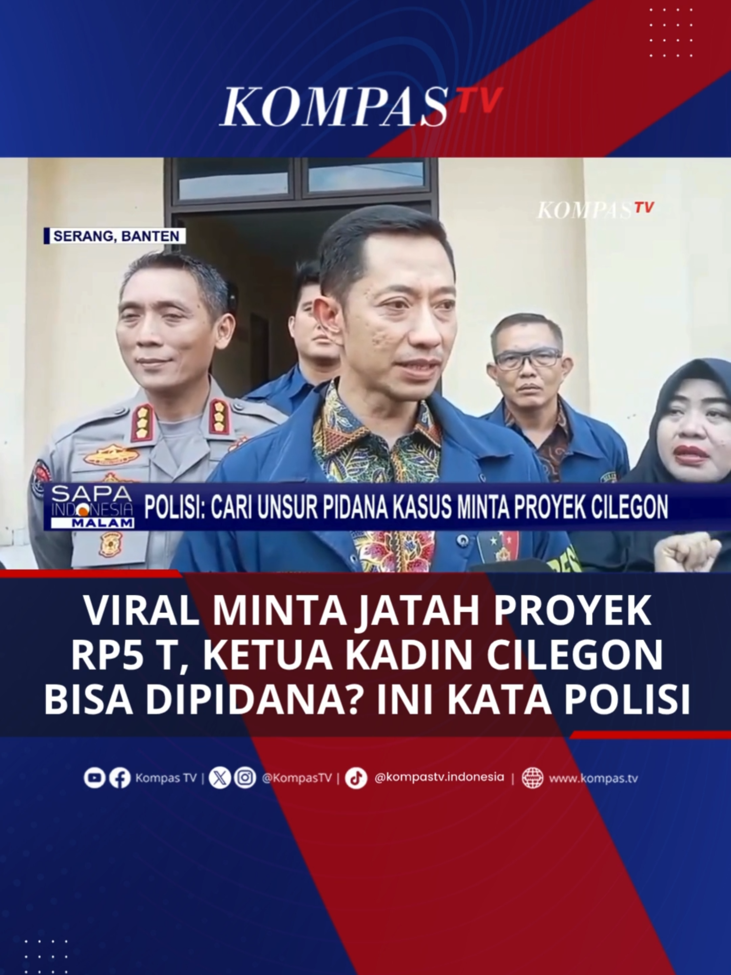 Polisi memeriksa Ketua Kadin Kota Cilegon terkait dugaan pemalakan yang melibatkan permintaan proyek senilai Rp5 triliun kepada perusahaan asing tanpa melalui proses lelang. Buntut permintaan jatah proyek senilai Rp5 triliun, Ketua Kadin Cilegon, Muhammad Salim, diperiksa penyidik Ditreskrimum Polda Banten. Pemeriksaan dilakukan Kamis (15/05) siang secara tertutup. Usai pemeriksaan, Muhammad Salim tak mau berkomentar soal pemeriksaan ataupun kasus permintaan jatah 5 triliun rupiah kepada perusahaan asing di Cilegon. #TikTokBerita Selengkapnya simak video berikut ini dan dapatkan berbagai informasi terbaru lainnya hanya di www.kompas.tv atau Youtube KompasTV