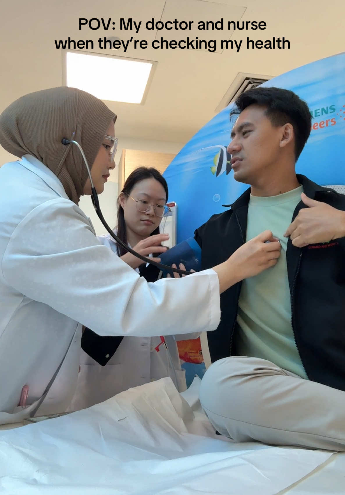 Saturday working with bestie 🤣 #fyp #dangdutcheck #medicalhumour #malaysiatiktok #radiologyvibes #doctorcheckup #tiktokmy #relatable@S @amerie_lsy 