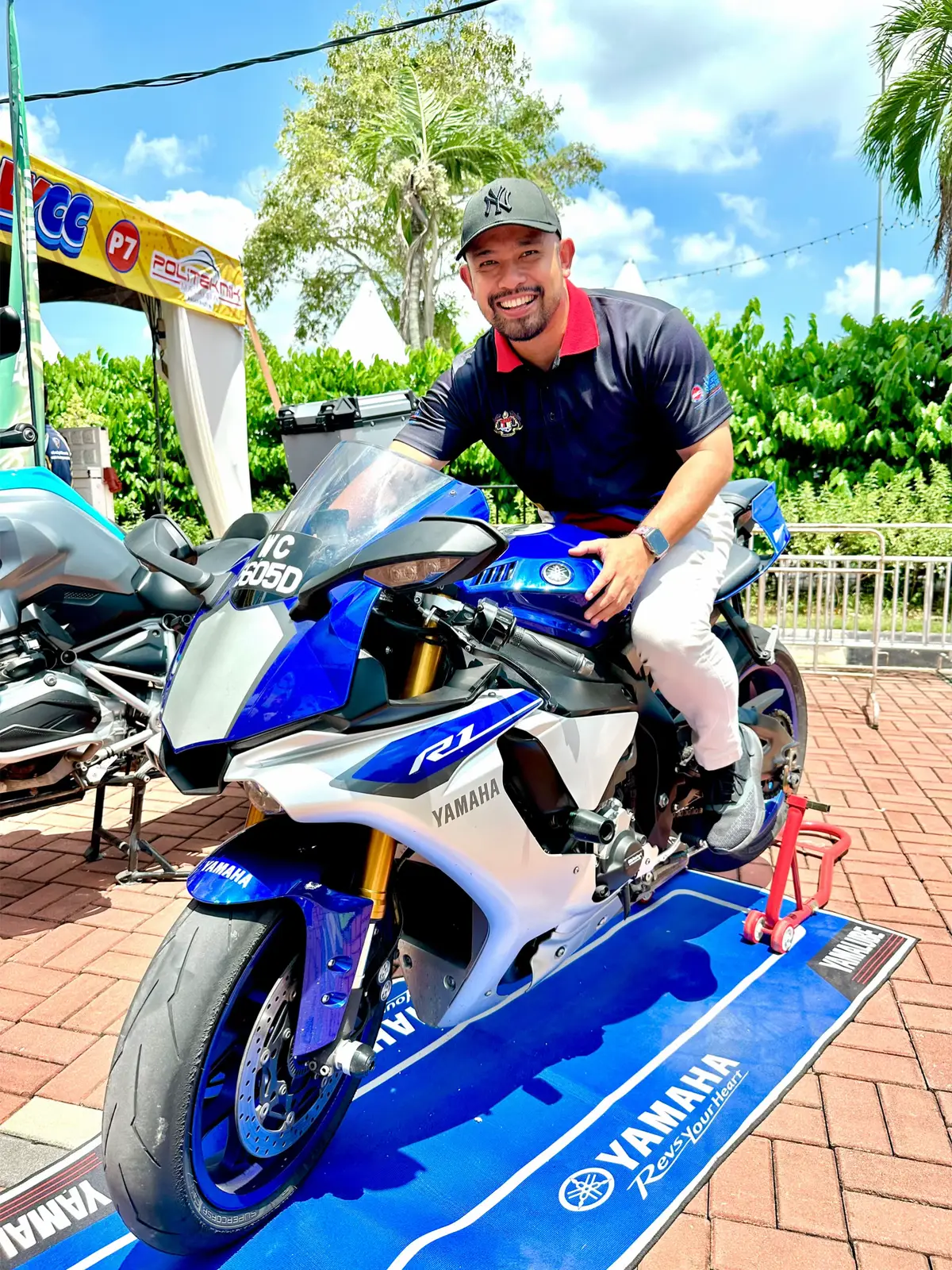 Setiap org ada impian. Begitu juga aku. Impian menjadi orang yg lebih baik dari hari sebelumnya. Memburu itu lebih baik drpd kita cemburu pada yg tidak kena pada tempatnya. Majlis td di Manjung, Perak. Nafiz Nazly 16.5.2025 #motor  #nafiznazly #anakkedah #anakmelayu #malaysia #budakmotor 