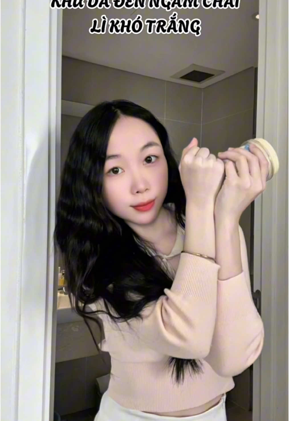 Kem body phôi siêu cấp - dòng kem nâng cấp . Chất kem thơm mùi phấn nhẹ . Da mỏng yếu dùng được, khử vàng da . Khử da đen ngâm chai lì khó trắng #kemtron #kemtronlanbee #lanbeecosmetic #kemtrontrangda #xuhuong #viral #fypシ゚ #kemtronlanbee #lanbeecream #datrangdangxinh #datrangthatxinh #chamsocdabody @Lan Bee Store 2 