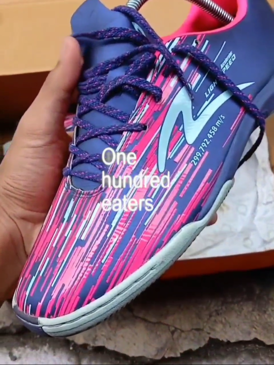 Specs sepatu futsal Lightspeed ungu pink kece abis #sepatuspecs #specslightspeed #sepatubola #satukontensatuhari #cuantanpabatas 