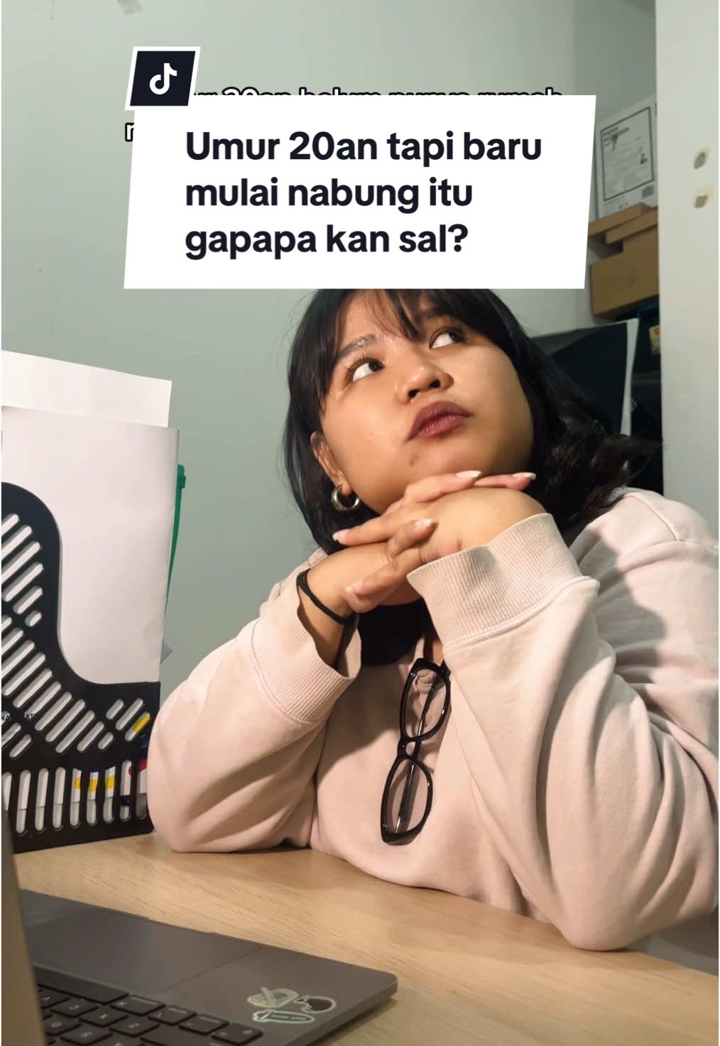 Tidak ada kata terlambat buat kamu yang selalu mengusahakan masa depan yang tenang🥹 Dengan tabungan emas Pegadaian, pengalaman menabungmu jadi lebih praktis karena bisa dimana saja dan kapan saja lewat aplikasi Pegadaian Digital!  Yuk download aplikasi Pegadaian Digital sekarang dan mulai menabung emas tanpa ribet! ——— Cek Harga Emas setiap hari hanya melalui channel Instagram Pegadaian dan Aplikasi Pegadaian Digital. Klik link di Bio ya! #pegadaiankanwilmakassar #tabunganemas #menabungemas  #emaspegadaian #emasbersertifikat #hargaemas #pegadaiandigitalservice #aplikasipegadaian #ewako 