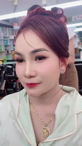@វ៉ាន់ឌីសាឡន តម្លៃត្រឹម10$ចំពោះសេវ៉ាកម្មសម្អាតត្រចៀក 📌វណ្ណឌី សាឡន Vanndy Salon ហាងយើងខ្ញុំមានសេវាកម្ម 👇🏻s( ផាត់មុខធ្វើសក់ ម៉ាស្សាមុខ សំអាត់ត្រចៀកវណ្ណឌី សាឡន Vanndy Salon ហាងយើងខ្ញុំមានសេវាកម្ម 👇🏻 ផាត់មុខធ្វើសក់ ម៉ាស្សាមុខ សំអាត់ត្រចៀក កក់សក់ នឹង គៀបសក់ -ល- ។ អាចទាក់ទងបាន 📞☎️ 081 674455 📍មានទីតាំងនៅផ្ទះលេខ 23 ផ្លូវ 154 សង្កាត់ផ្សារថ្មី3 ដូនពេញ ទីតាំង https://maps.apple.com/?address=Dekcho%20Damdin%20(Street%20154),%20Phnom%20Penh,%20Cambodia&auid=14410438449437វណ្ណឌី