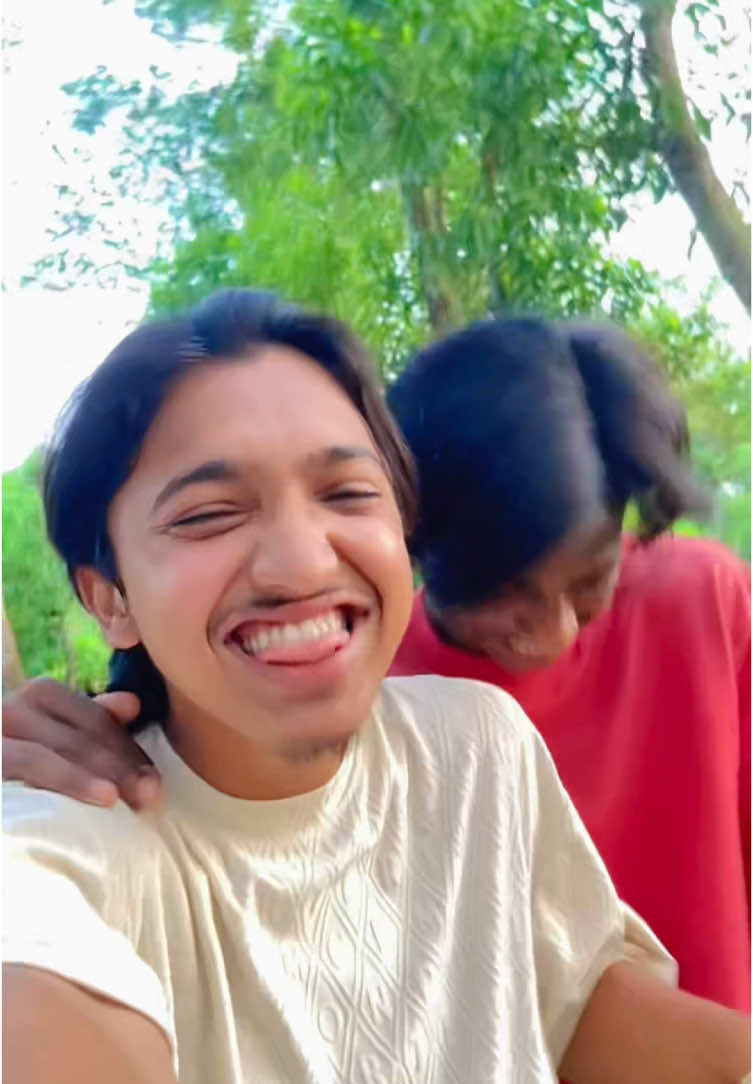 বউ ব্যবসায়ীরা ঠিক এমন করে 🫵😁#Tiktok #Vairalvideo #foryou #fyp #raselofficial044 #Princerasel885 @Kawsar Ahmad II👑 @Prince Rasel 😇 