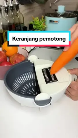 Motong sayur tinggal putar, ga pake ribet! Wajib punya buat dapur kamu 🍲✨ #AlatDapurPraktis #PemotongSayur #DapurMudah #KitchenTools  #MasakCepat