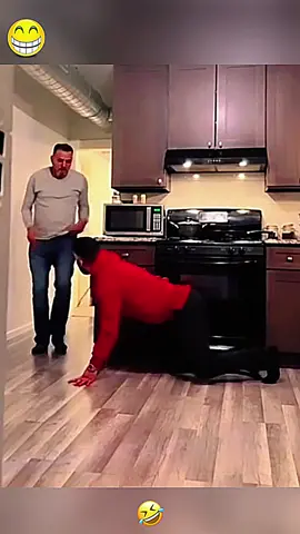 Spoofing father #funny #foryour #fyp #prank #funnytiktok #funnyprank #scared #scarecam #usa #funnyvideo 