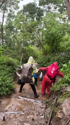 Mau ? #lawumountain #lawuviacetho #gunungindonesia #pendakigunung 