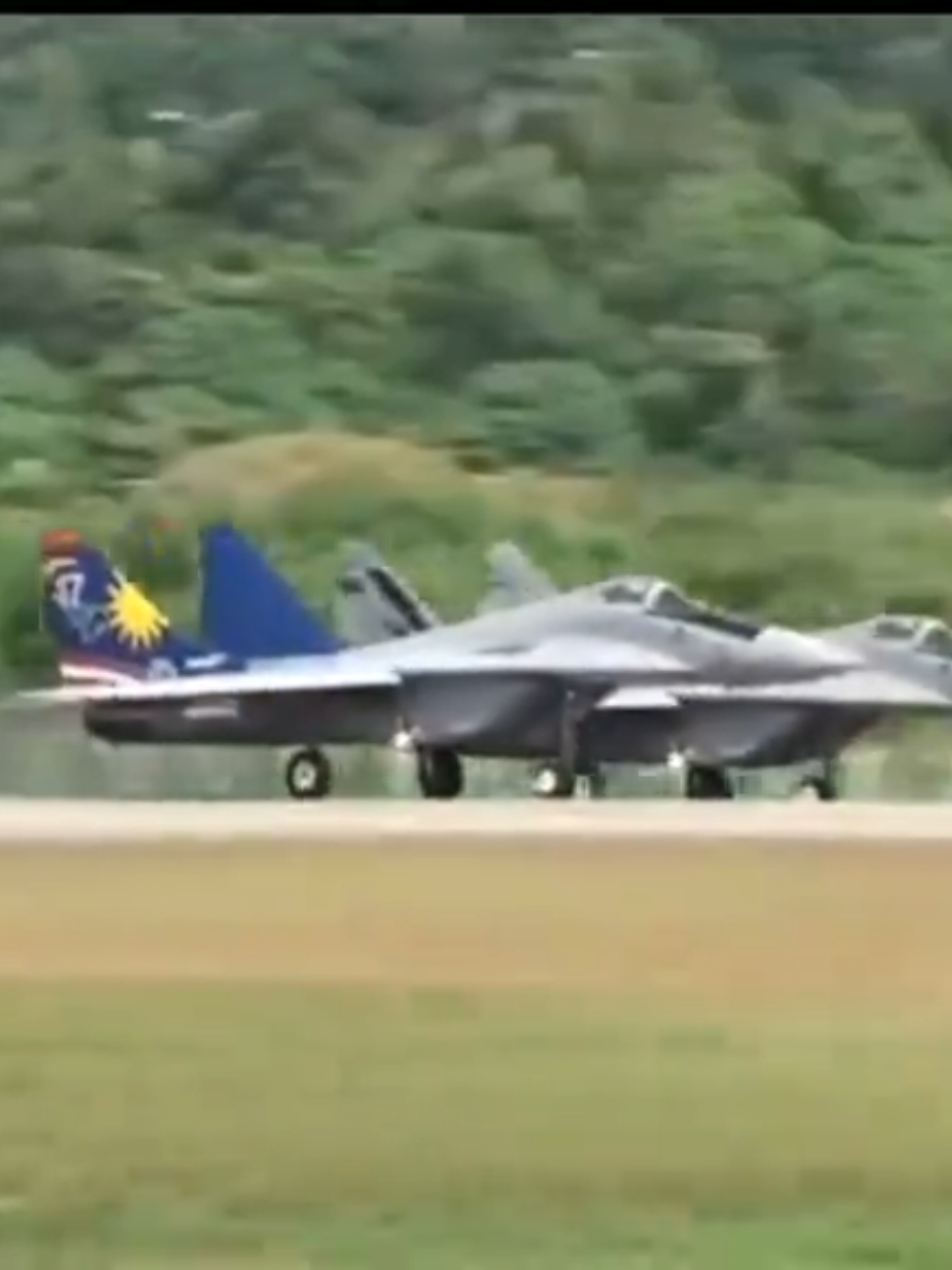 (Looks the same but not him) | Old Song Old Jet | Nostalgia Mig29N❤️🇲🇾 #malaysia#malaysiatiktok#plane#torukmakto#su30#fy#jet#fighterjet#Airforce#avgeek#xybca