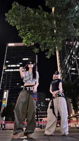 伤害女人的事我做不到 #ShakeittotheMax舞蹈挑战 #潮流舞蹈星计划 #inmyfeeling #shakeittothemax #抖音潮流舞蹈地图 #douyin #dance #trend #fyp #viral 