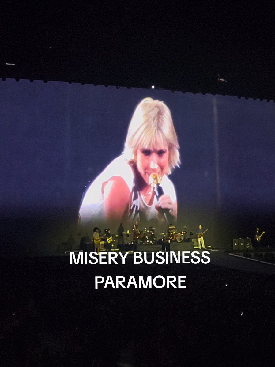 Can't believe it has gone 1 year since. 🥺❤️ I thought she was gonna sing Brick by boring brick 1st. #paramore #concert #erastour #taylorswift #ts #Queen #miserybusiness #stockholm #sweden #Sverige #fyp #fördig 
