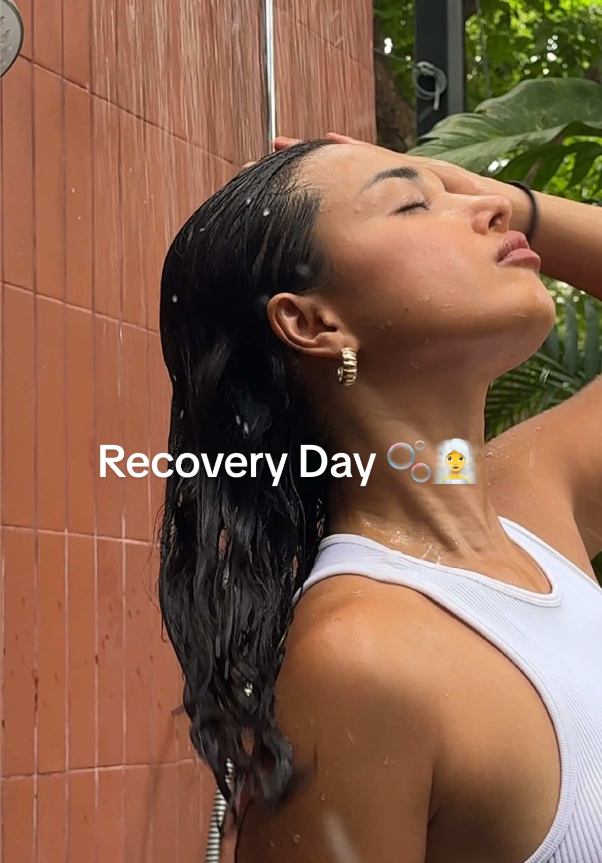 Recovery Day 🫧🧖‍♀️ หลังสู้ชีวิตจากทริป กลับมาดูแลเส้นผมด้วย Dove Bi-Phase Serum Oil ผมสลวยเว่อร์ๆ ✨ #DOVEBONDREPAIR #REBONDYOURHAIR 
