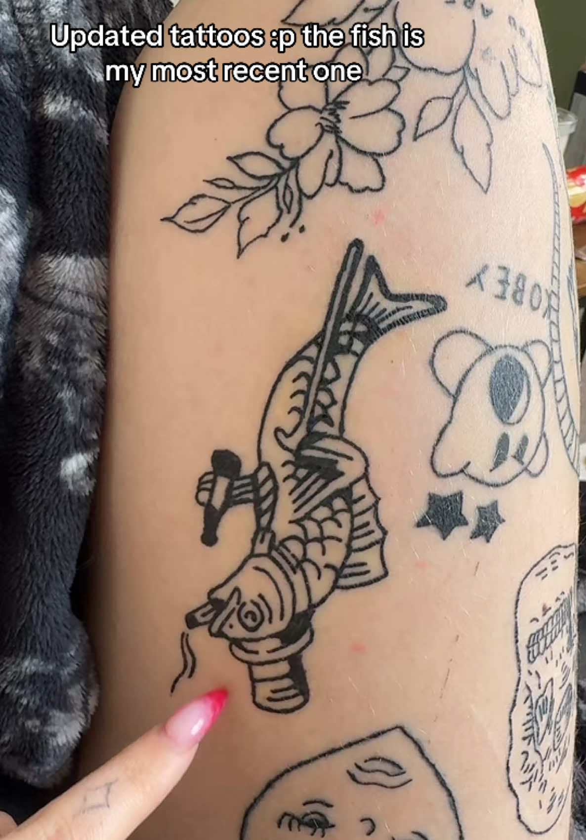 My fiancée really likes the fish  ✩ ✩ ✩ ✩ #pixie3ilyyy #xyzbca #fyp #fypシ #fypシ゚viral #alt #alttiktok #emo #gothic #altmakeup  #makeup  #moots? #relatable #tats #relatablecontent #makeuphacks #stretchedseptum #stretchedears #2g #piercing #piercinglovers #tattoo #tattooartist #tattoolover #makeuptut #redhair #redhairgirl #redhairdontcare #dyedhair #dyedhairdontcare 