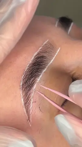 Vem fazer essa sobrancelha comigo ❤️ #satisfaction  #sobrancelhasdesign #sobrancelhas #designerdesobrancelhas #eyebrows #musicaviral #sobrancelhaslindas #explorer 
