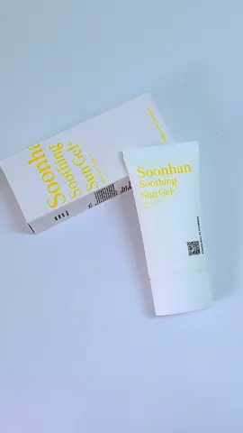Gel Chống Nắng Soonhan TOB 50ml – Bảo vệ làn da khô, ẩm mịn cả ngày! 💧🌤️ Không chỉ chống nắng, gel Soonhan còn là “trợ thủ” dưỡng ẩm tuyệt vời dành cho làn da khô! ✨ Kết cấu dạng gel mỏng nhẹ, không gây bí da ☀️ Chỉ số SPF cao giúp bảo vệ da khỏi tia UV và ô nhiễm môi trường 💦 Bổ sung độ ẩm, giữ da mềm mịn, không bong tróc 💙 Dùng được cho cả nam và nữ – phù hợp mọi hoạt động ngoài trời #gelchongnang #kemchongnang #lamdep#mypham #ugc #reviewsanpham #reviewlamdep #tobtruthofbeauty 