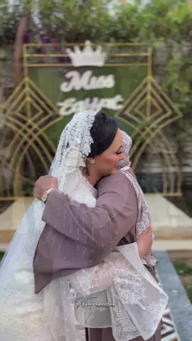 العروسه وامها🥹❤️#كواليس_تصوير #تصويري #تابعوني_انستغرام🤏 #فوتوغرافي #ريلز #photography #photography101 #weddingvibes 