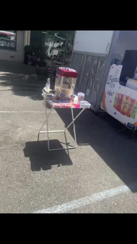 Bonjour à tous le Cirque Ilyes Battasi est présent encore à la fête foraine de Monteux avec son stand popcorn de 15h à 23h 
