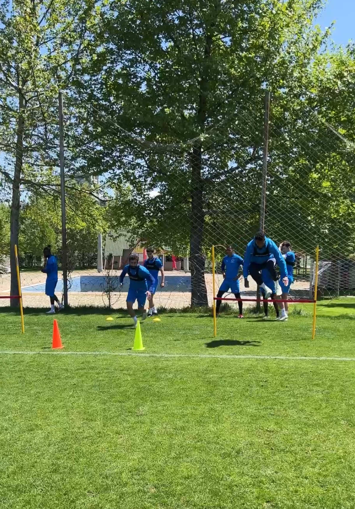 ⚽️ 𝗜𝗡𝗦𝗜𝗗𝗘 𝗧𝗥𝗔𝗜𝗡𝗜𝗡𝗚 𝗘𝗫𝗣𝗟𝗢𝗦𝗜𝗩𝗘𝗡𝗘𝗦𝗦 ⚽️ #soccertraining #footballtraining #sport #sports #warmup #soccerdrills #explosivetraining 