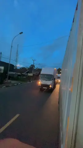 Emott roketttt🚀🚀 #fyp #linehaul  #shopeexpress #ninjaexpress  #Jnt_CARGO #JnT_express  #wahanaexpress #sicepat  #idexpress_indonesia#lazadaexpress #karungbalap #paketbalap #driverbox #JNE #Lionparcel #fypシ゚ #fypシ゚viral