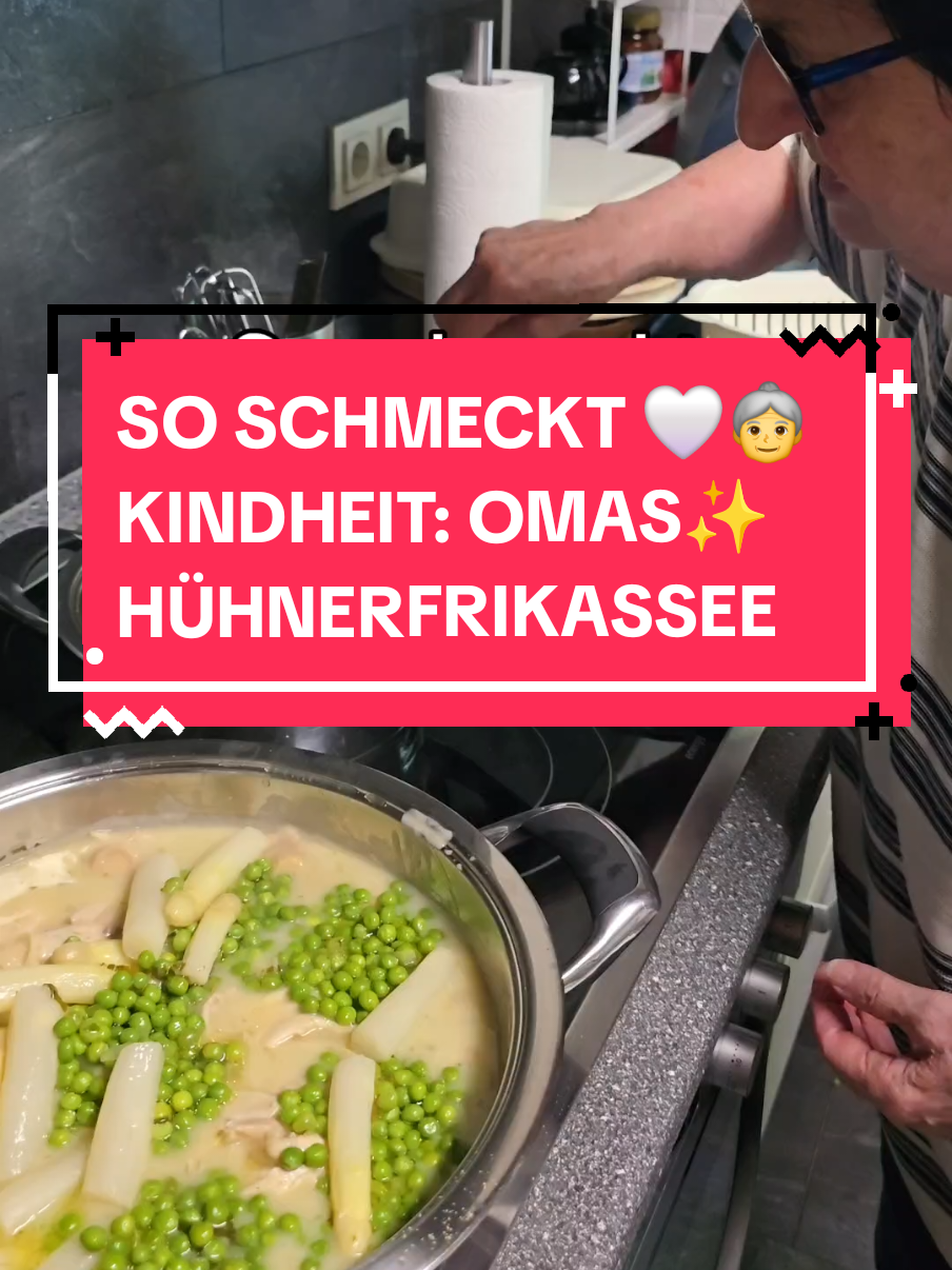 Heute zeigt euch Oma ihr Rezept für das beste Hühnerfrikassee – cremig, aromatisch und einfach unwiderstehlich! 🍗✨ Jeder Bissen ist ein Stück Kindheitserinnerung. Probiert es aus und lasst euch von diesem Klassiker begeistern! Was gehört für euch unbedingt in ein Hühnerfrikassee? 👩‍🍳💬 . . Omas Hühnerfrikassee  1 Hähnchen (ca.700g)+ 1 Paket Suppengrün mit Wasser bedecken/ salzen, pfeffern und 45 Minuten köcheln lassen. 500g Spargel (geht auch aus dem Glas) 200g TK Erbsen im Teil der Brühe gar kochen  Aus 4 EL Butter und  3 EL Mehl eine  Mehlschwitze herstellen  mit der Hühnerbrühe ablöschen  1 kl Dose Champions  250g Sahne (oder Milch) Das Hähnchenfleisch, die Champions, Spargelstücke, Erbsen in die Soße geben und einmal aufkochen. Mit Salz, Pfeffer, Hühnerbrühe, 1 Tl Zucker, Saft einer Zitrone abschmecken. Mit Petersilie verfeinern. Fertig . . . #omaundvanessa #oma #familie #kochen #zusammen #FoodTok #abendessen #mittagessen #viralvideos #fyp #2025 #grow #foryoupage❤️❤️ #küche #huhn #rezepte  #hühnerfrikassee #rezept #schnell #einfach #lecker #essen #früher #zusammen  #hausmannskost #reis 