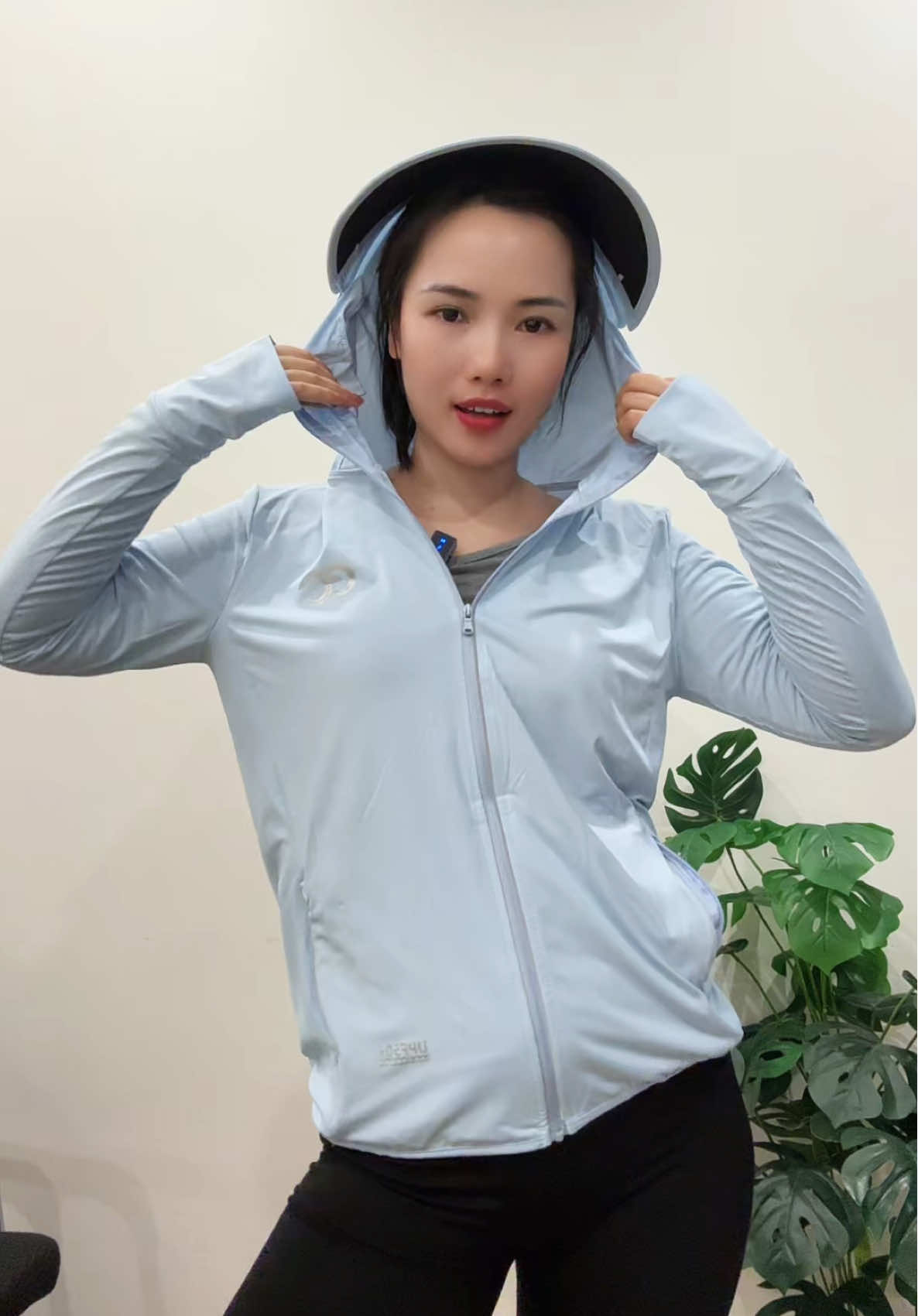 Review áo chống nắng cao cấp với chất liệu Ceramic Fiber mỏng nhẹ- chống nắng UPF50 nhà Ecochic #aochongnang #aochongnangcaocap #aochongnangecochic #ecochic #reviewaochongnang #reviewchongnang