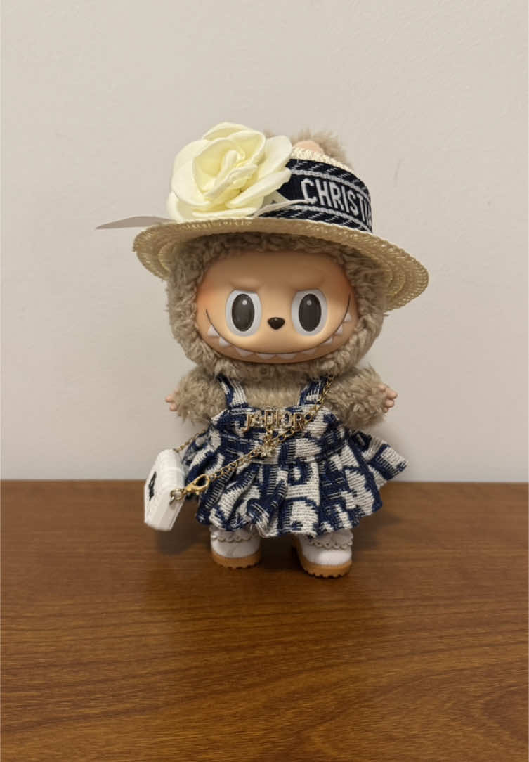 🌟BUBU OOTD💙🤍🎀 #labubu #popmart #labubufashion #labubuglobal #labubuv1 #labubuoutfit #fyp #luxury#cute #labubuclothes #labubuunboxing