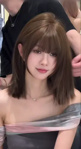 Mặt nhỏ tròn hay trái xoăn chị em tham khảo mẫu này nha #susihairsalon #LearnOnTikTok #topthinhhanh #xuhuongtiktok #tocngan #ngangbaulayer #duôiphonghoinuoc #susihairstudio #duoitunhien 