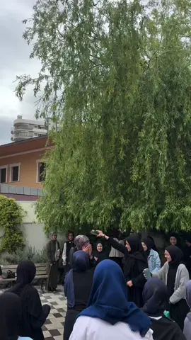 öğrencilerimizden kübranur Kaya hafızlar kervanına dahil oldu elhamdülillah Rabbim bir ömür boyu kur'an-ı Kerimi yaşamayı ve hizmet etmeyi nasip eyles