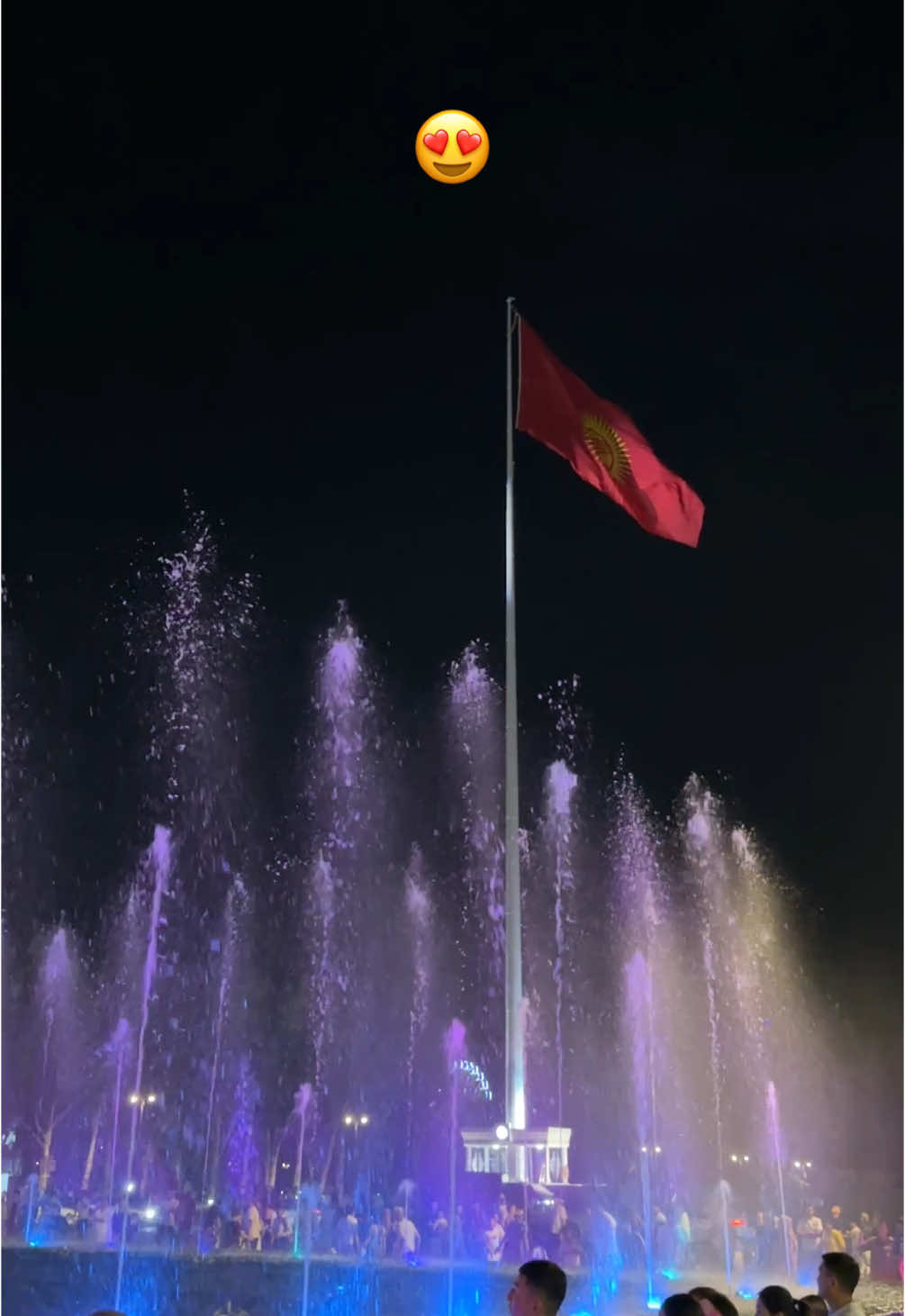 Шоу фонтанов на площади😍 #рек #бишкек🇰🇬 #площадьалатоо 