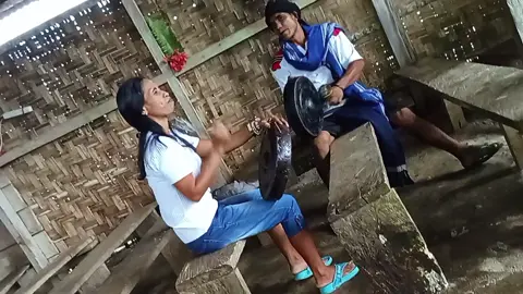 Selalu diiringi dengan bunyi alat musik tradisional persembahan dari umat Stasi Sta. Maria Gollu Turu#pastorkatolik #katolikku_keren #katolikroma #katolikindonesia #sumba #nttpride🏝🔥 #indonesia🇮🇩 