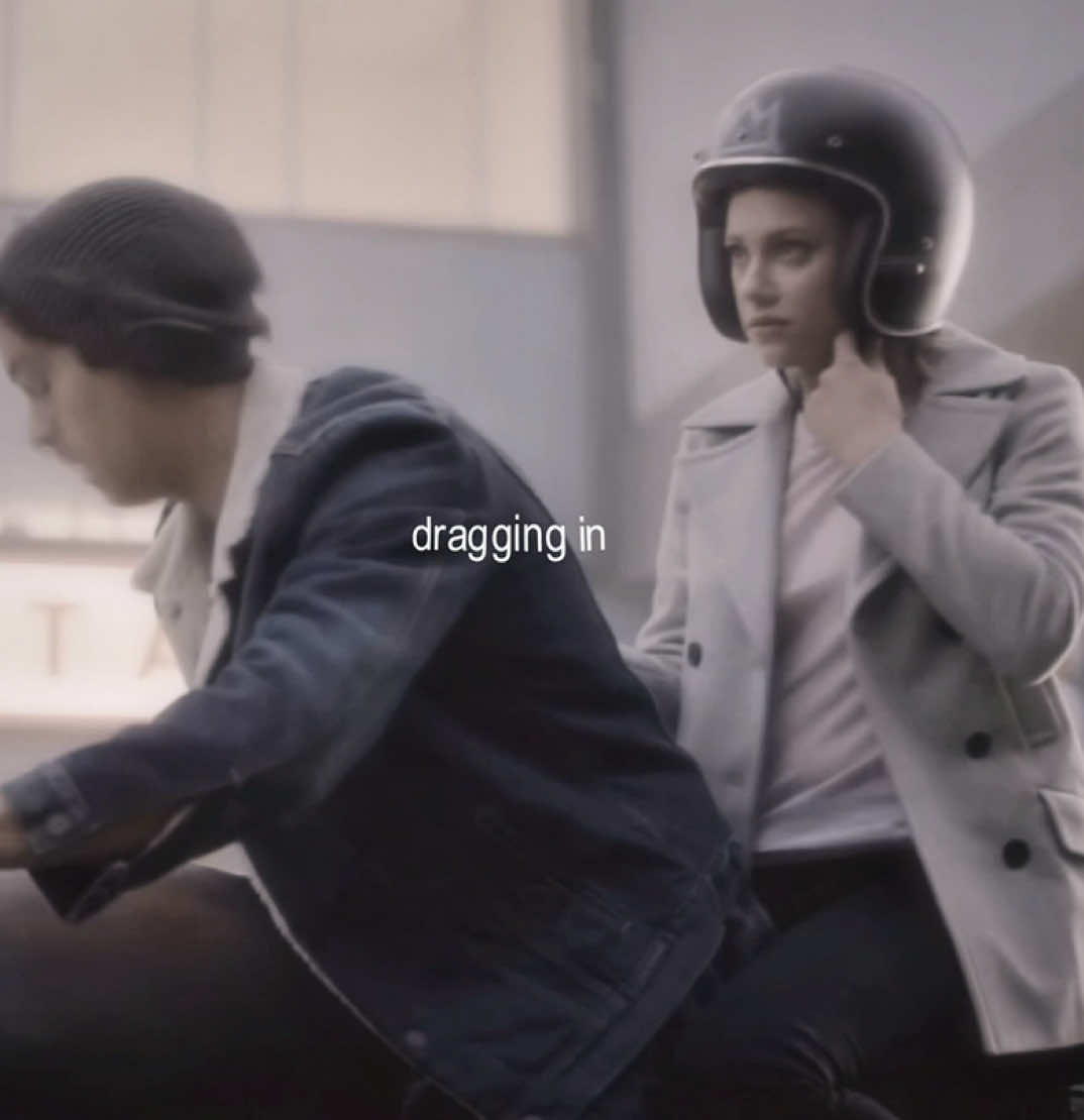 guys it’s supposed to be glitchy btw but anyways i lowkey hate this || #bughead #jugheadjones #bettycooper #riverdale #fyp #edit #viral || 