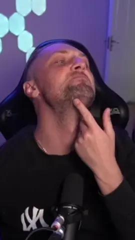 История про шрам🤯 #twitch #стрим #Зубарев #Zubarefff #рек