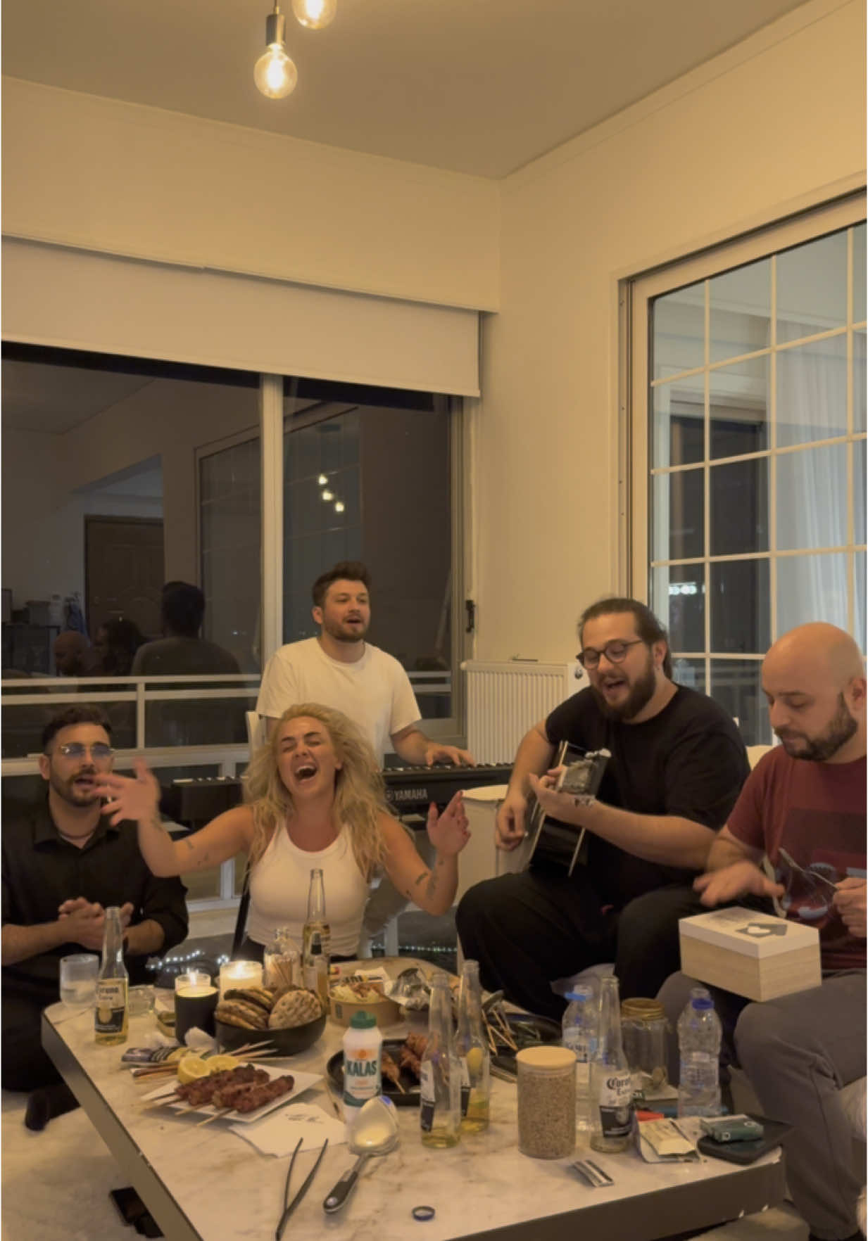 Κάπως έτσι ξεκινάει η δικιά μας ιστορία…Η δικιά σου ? #şinanay 