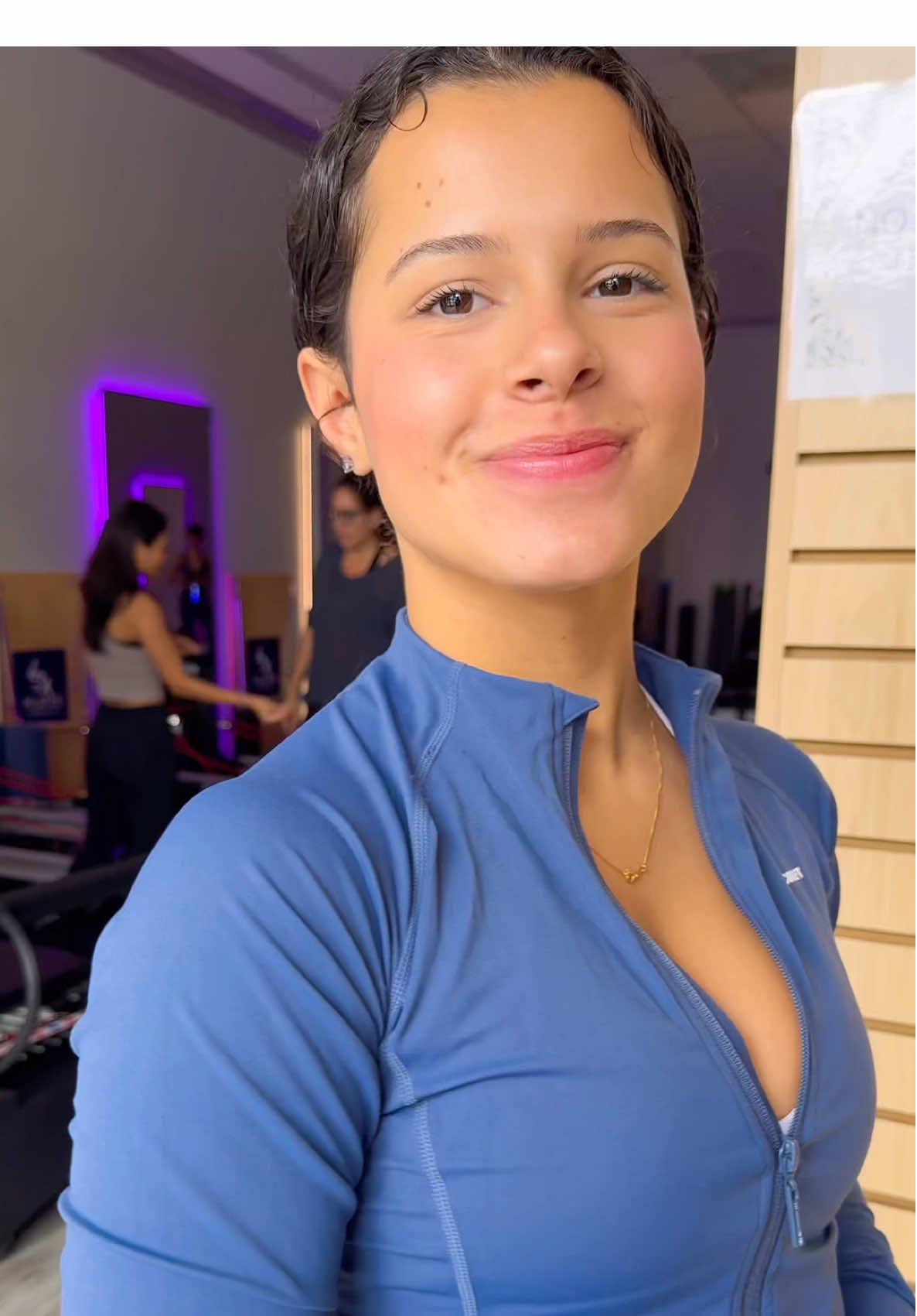 Just a girl going to her pilates class 💅🏼