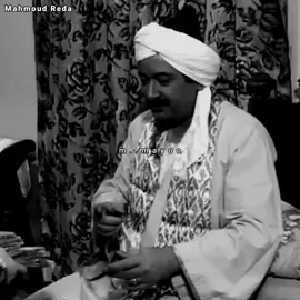 المشهد ده جميل جداً .. ولا سالته عايزهم ليه ولا أي حاجة 