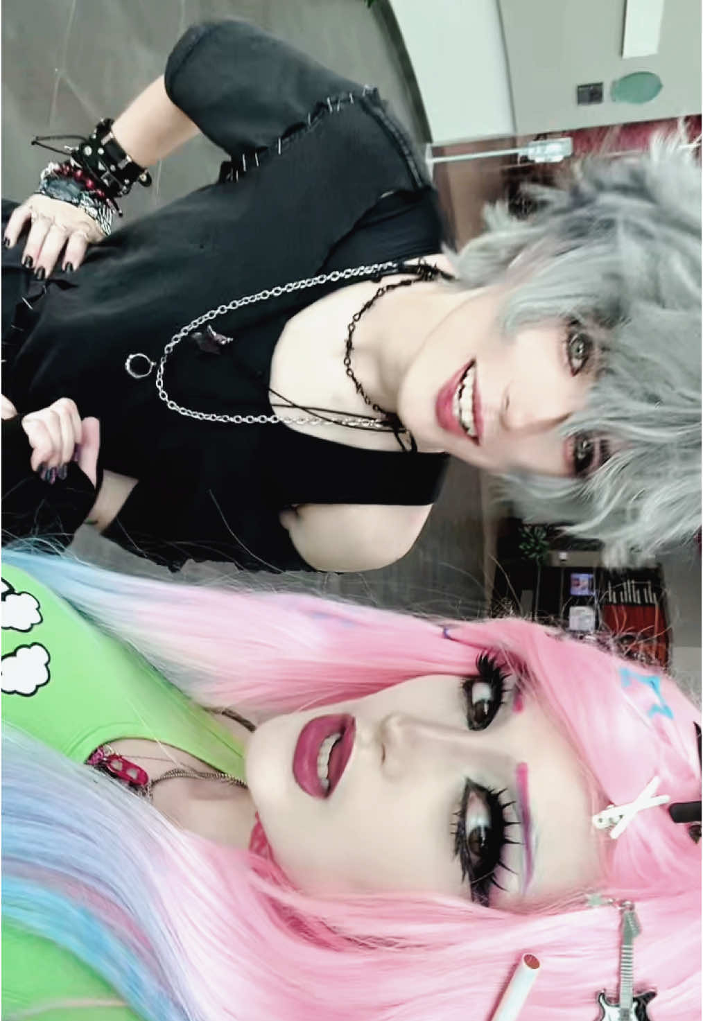 emo till and scene mizi w @rey! #alnst #alienstage #vivinos #mizi #till #tillalienstage #mizialienstage #alienstagecosplay #ivantill #mizisua 