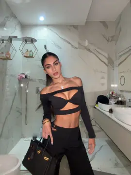 #fitcheck di staseeee🖤🖤🖤 #fyp #me #gue 