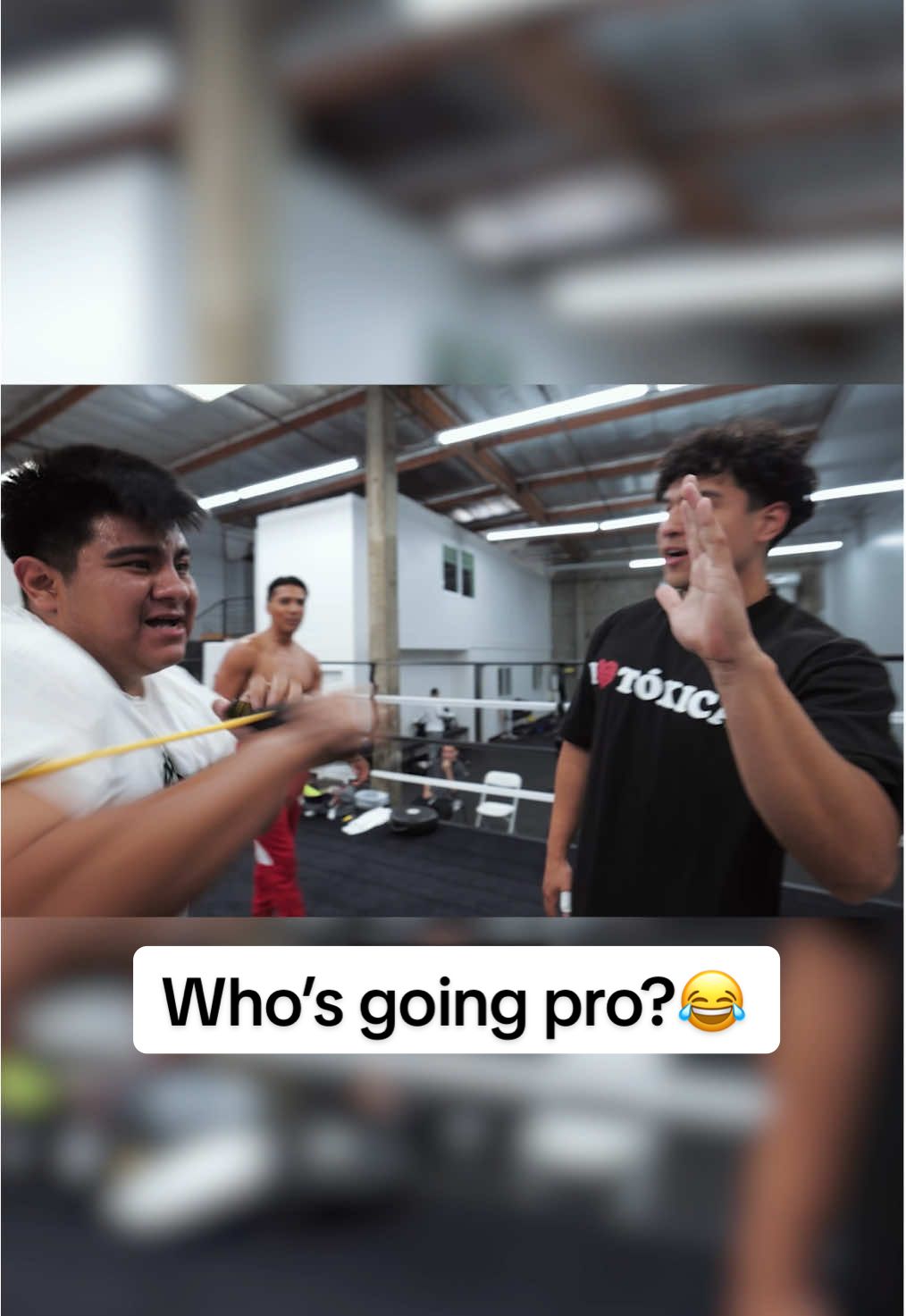 Who’s going pro?😂 #chicostoxicos #boxing #practice #latinos #funny 