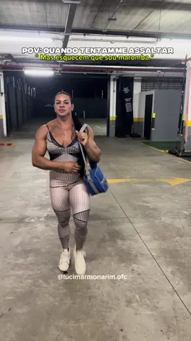 Acho que não deu bom para o assaltante. Kkk 😂✨ . . . . . . . . . #humor #comedia #fypシ #fyyyyyyyyyyyyyyyyyyyyyyyyyyyyyyyyyyyyyyyyyyyyyyyyyyyyyyyyyyyyyyyyyyyyyyyyyyyyyyyyyyyyyyyyyyyyyyyyy #bodybuilding #viralvideos #womansphysique #vaiproexplorar #ironberg #bestmaromba #nyc #explore #dublin #florida #comedy