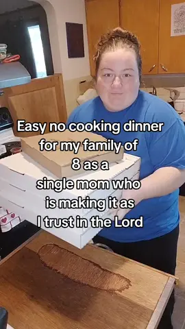 #easydinner #carryout #pizza #singlemom #foodtiktok 
