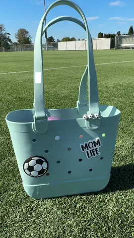 Pack my bag with me ⚽️🖤🤍🥅 #tiktokshop #simplemodern #soccermom 