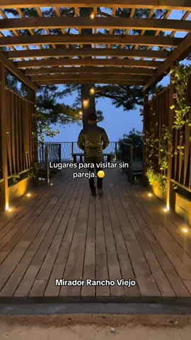 Lugar para visitar sin tu pareja.🥲🙂#sanjosedelpacifico #oaxaca #oaxacamexico #oaxacalotienetodo #oaxacacity #oaxacatravel #cabañas #cabañasdemadera #mirador 