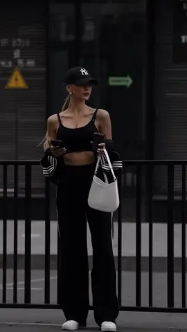 #gymstyle #StreetStyle #gym #modafeminina #fashionstyles #outfitinspo #moda 