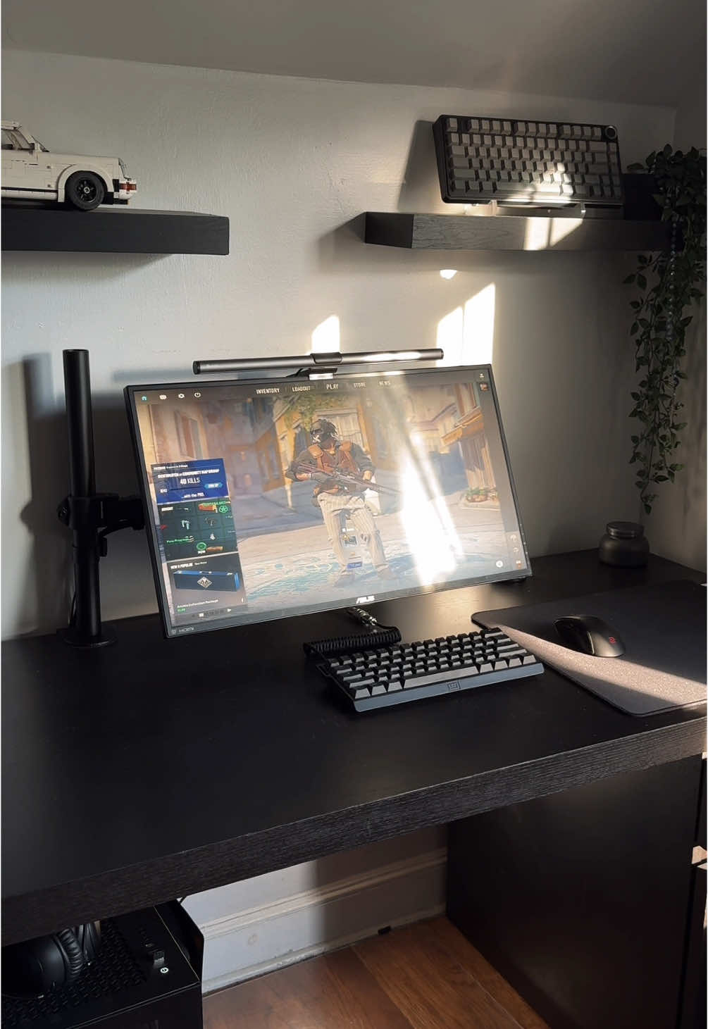 comp setups> #techtok #minimalist #setup #pc #blacksetup #fyp 
